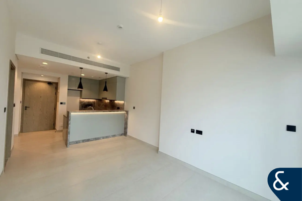 1 Bedroom | Vacant | Brand New | Golf Gate